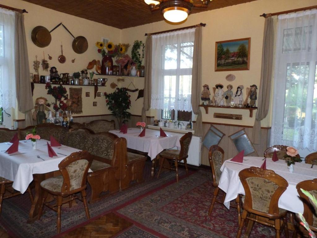 Отель Landhaus Dargelin Behrenhoff Экстерьер фото