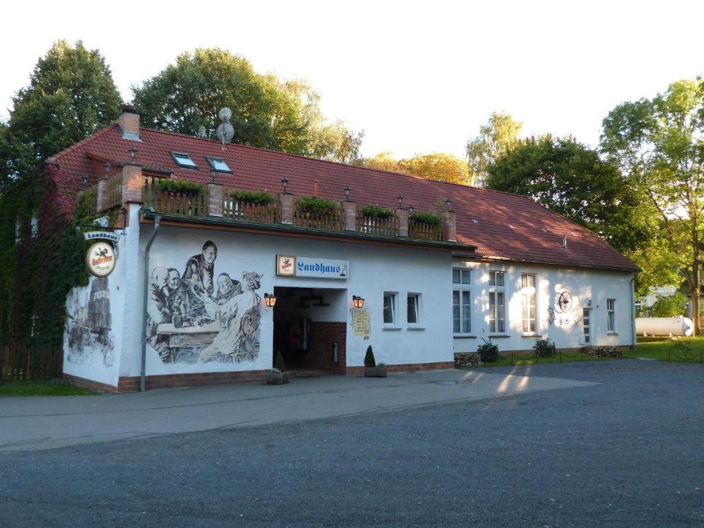 Отель Landhaus Dargelin Behrenhoff Экстерьер фото