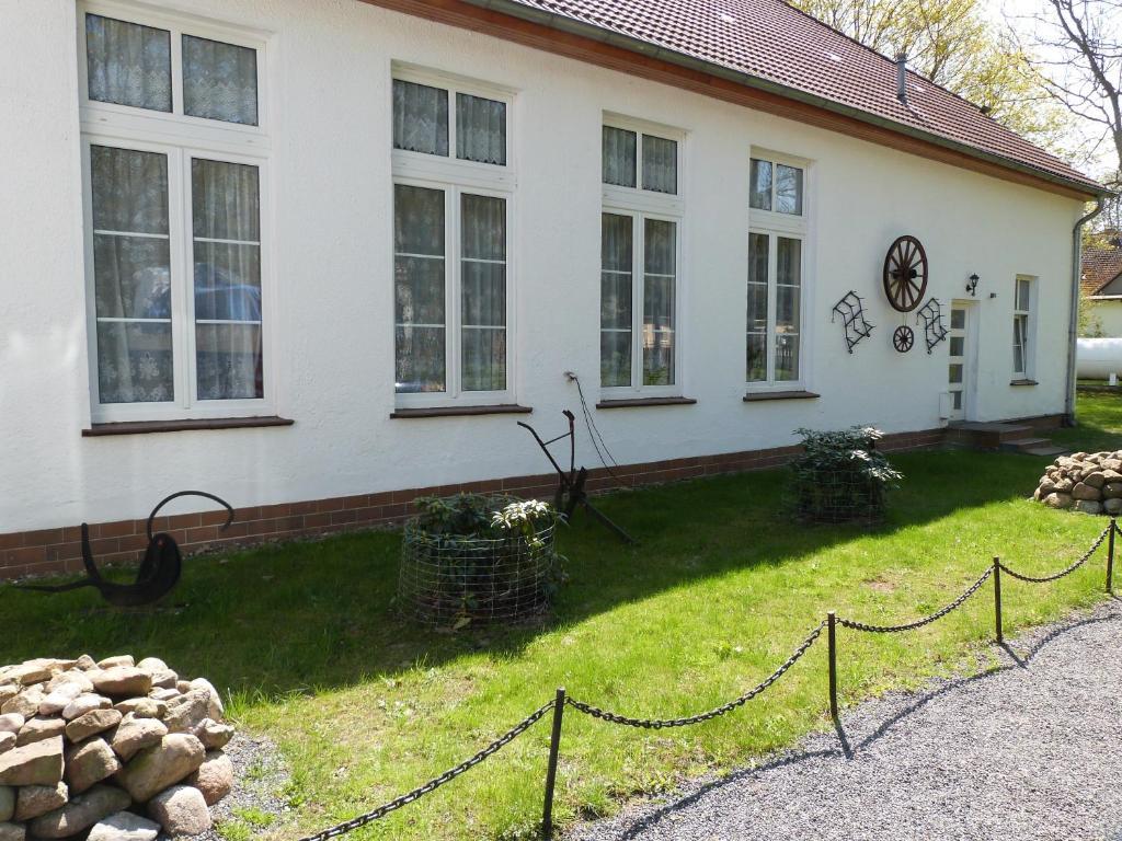 Отель Landhaus Dargelin Behrenhoff Экстерьер фото